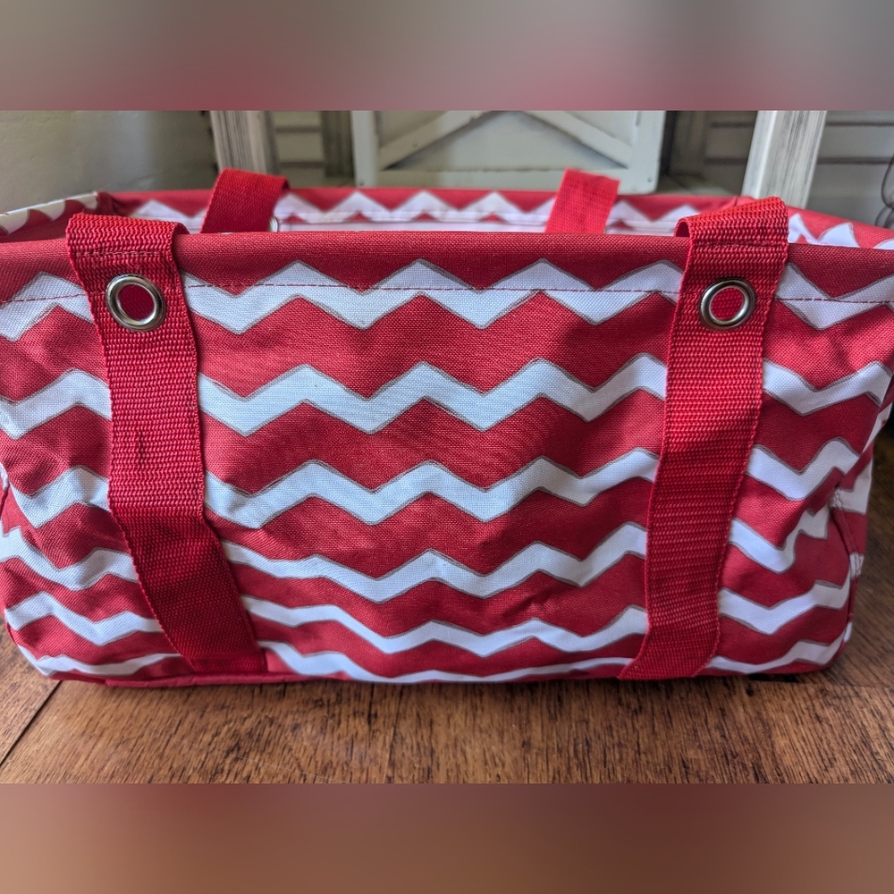 Thirty-One Medium Utility Tote Red Chevron Stripe
